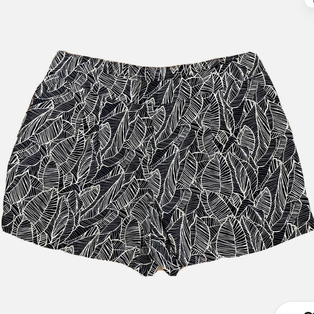 LOFT Women's High Waist Black and White Leaf Print Shorts